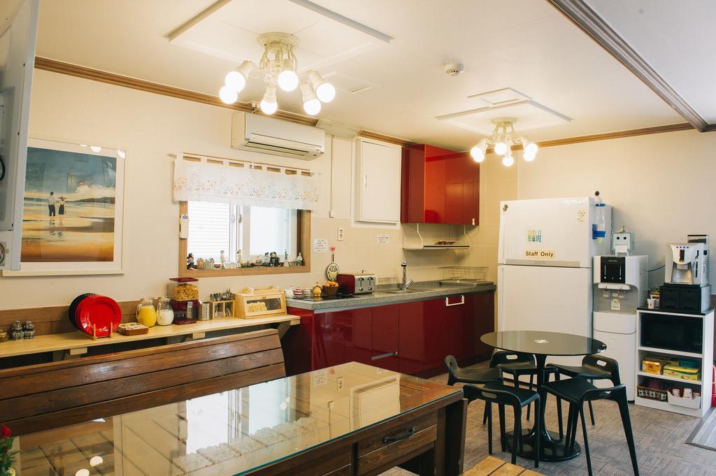 We Guesthouse ปูซาน ภายนอก รูปภาพ