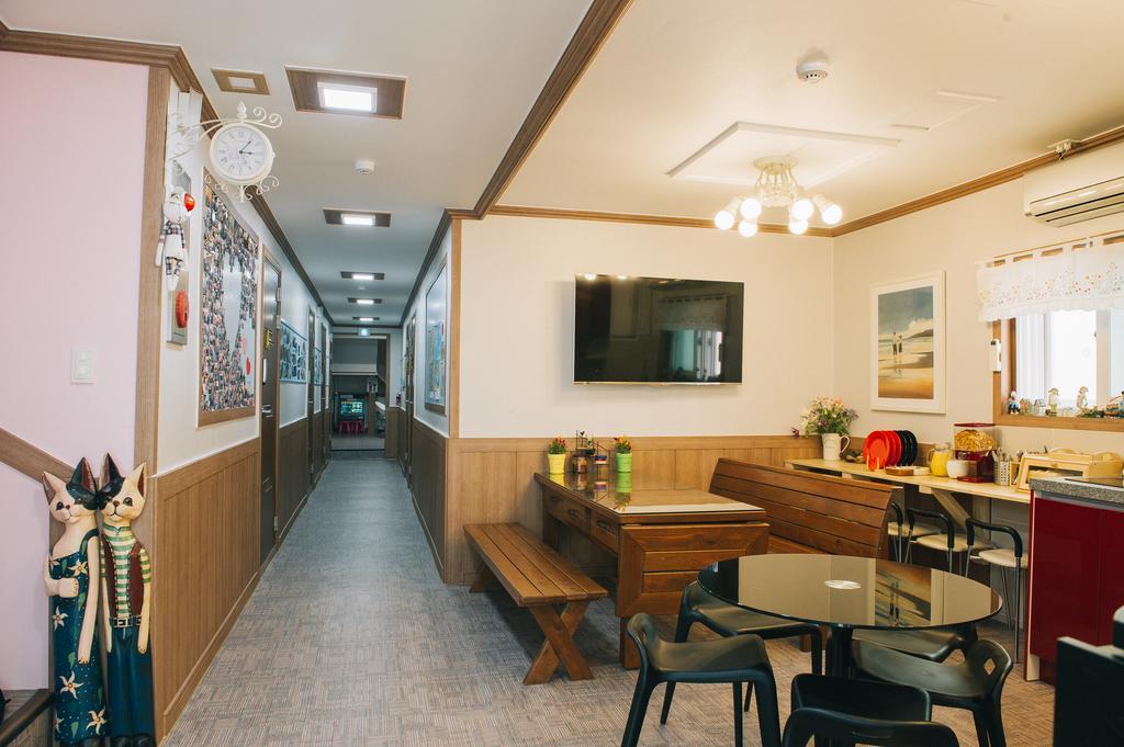 We Guesthouse ปูซาน ภายนอก รูปภาพ