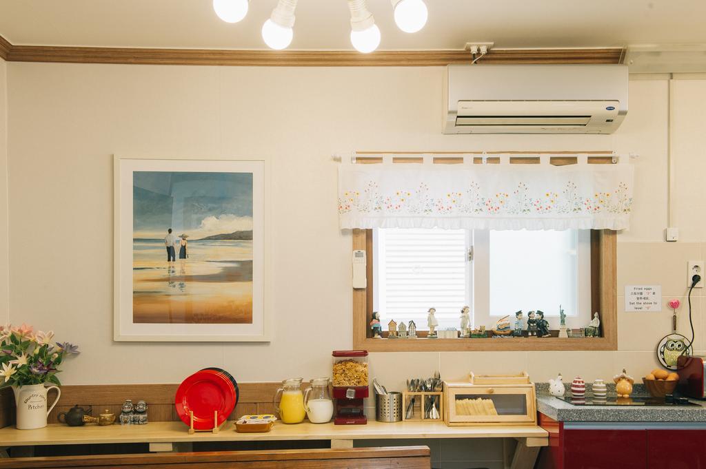 We Guesthouse ปูซาน ภายนอก รูปภาพ